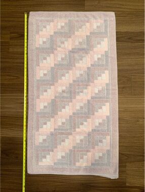 Vintage Fieldcrest 100% Cotton Medium Towel Geometric Pattern Pink Gray  #FC4563